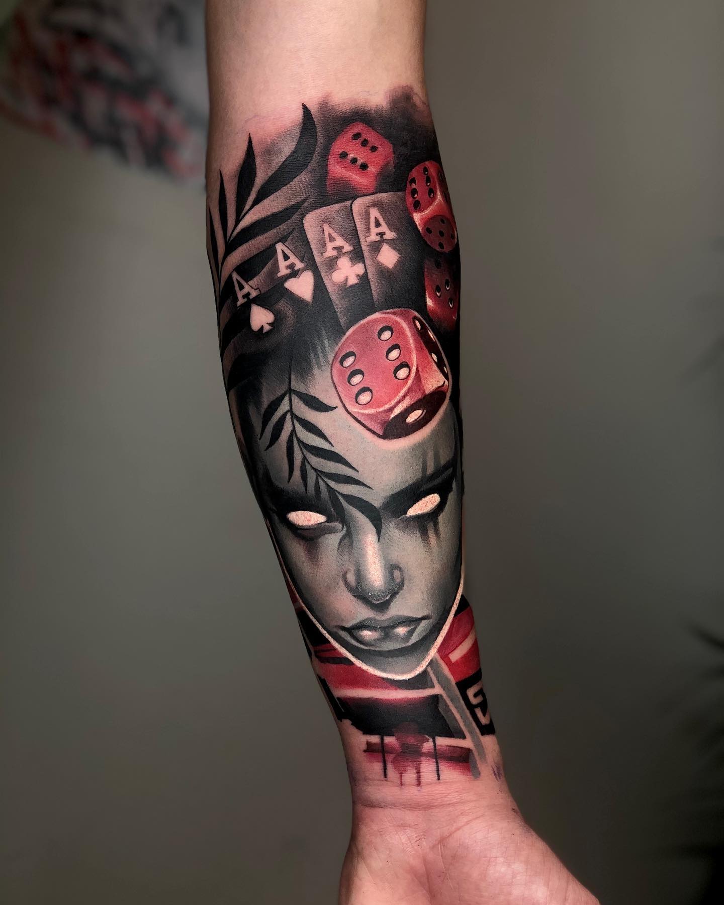 Tatuaje de dados de media manga