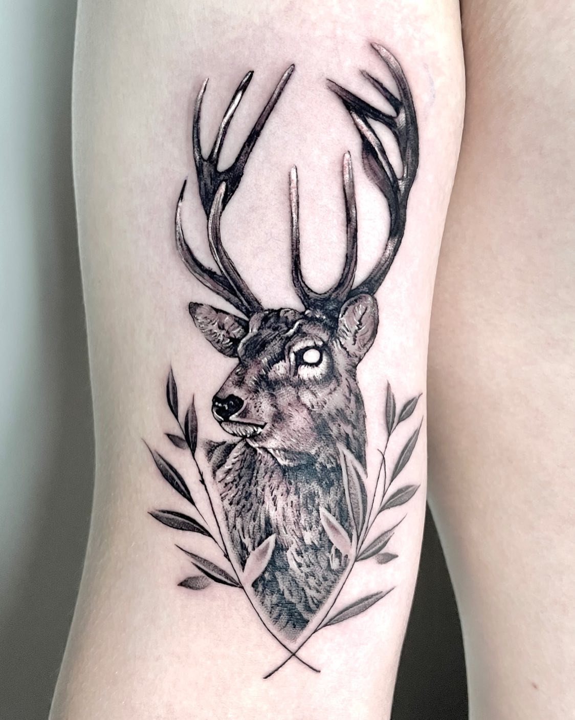 Tatuaje de Hojas Genial