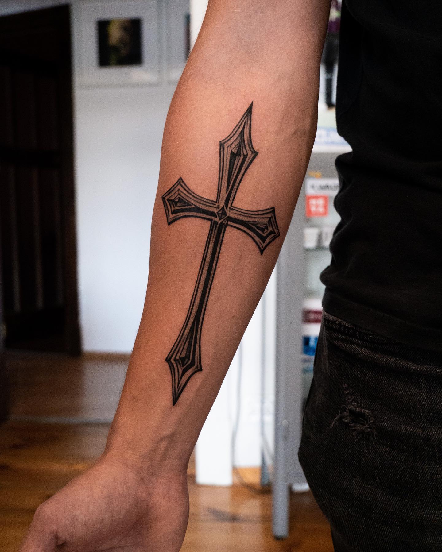 Tatuaje de Rosa y Cruz