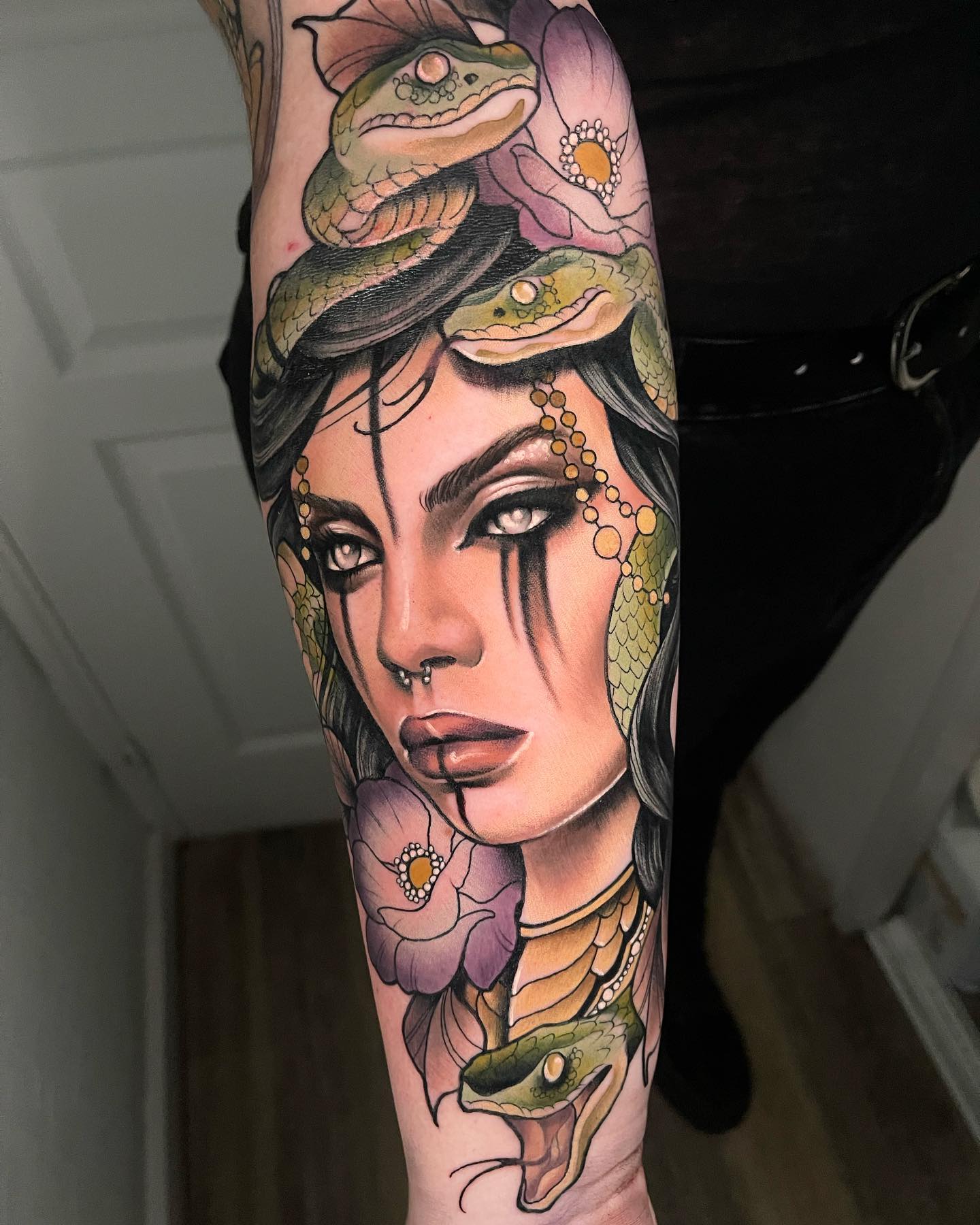 Tatuaje Medusa Brillante