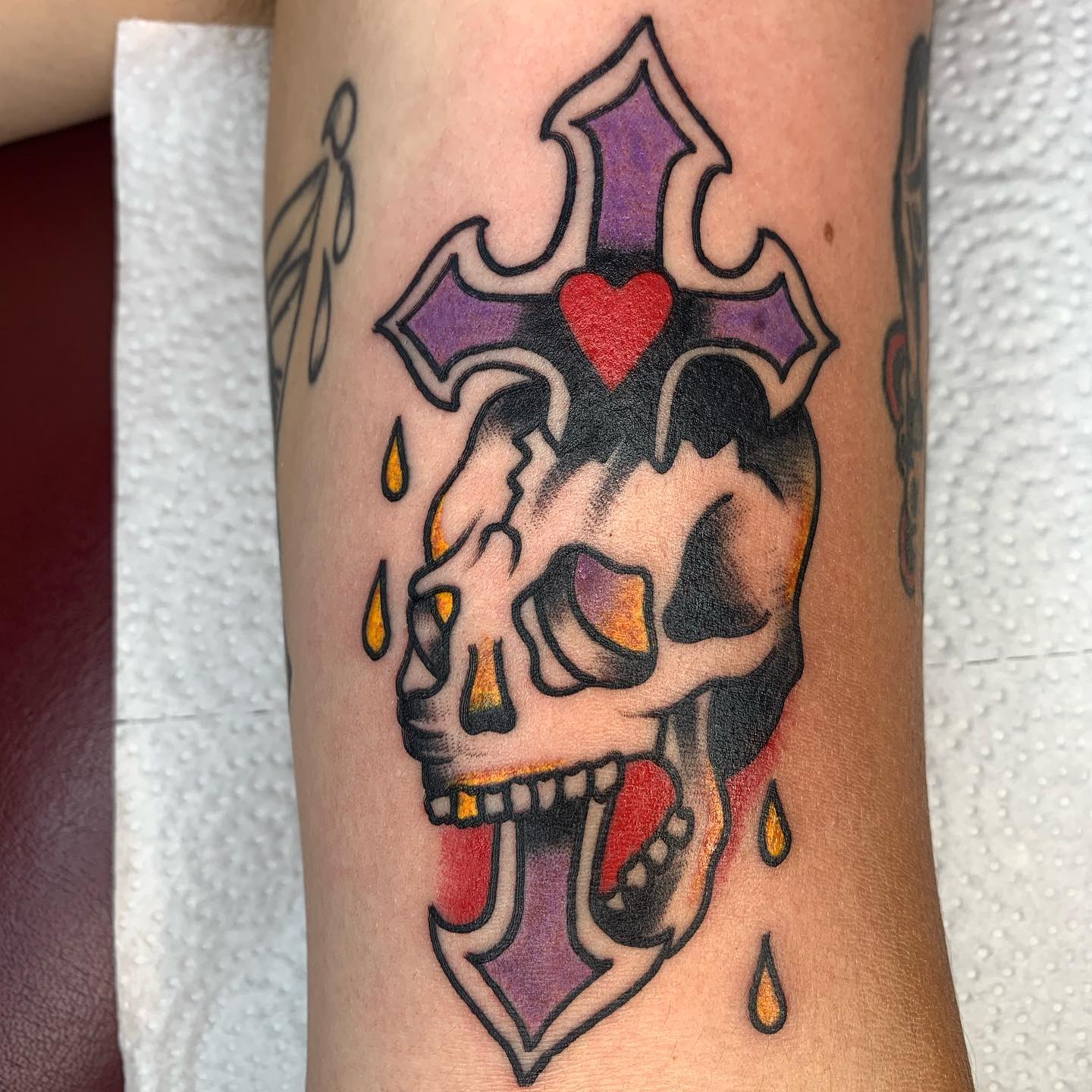 Tatuaje realista de cruz