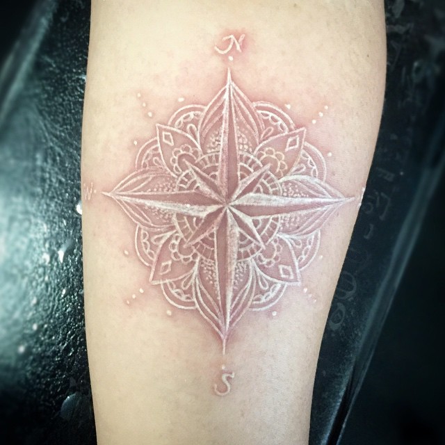 Tinta blanca Loto Brújula