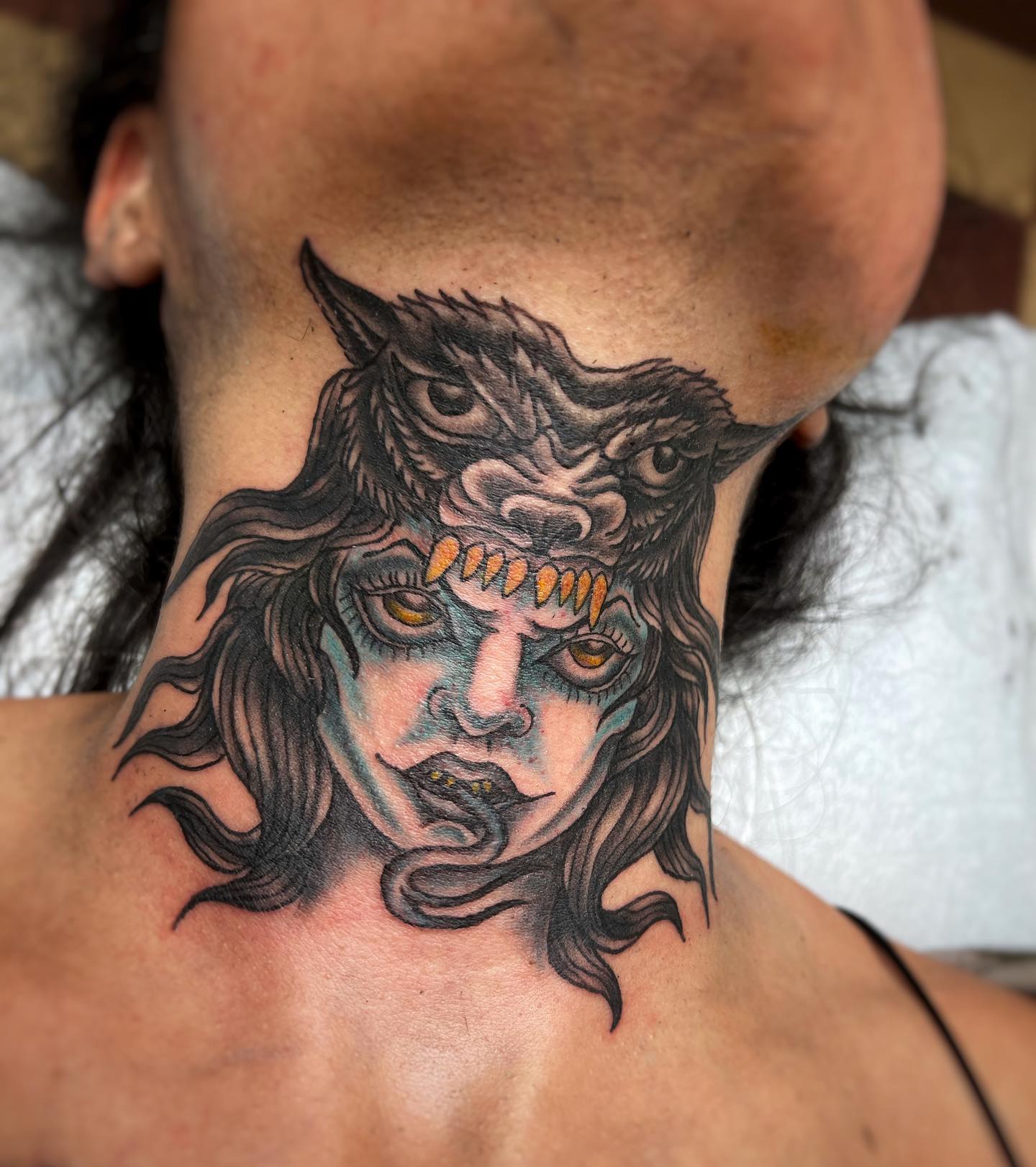 Bruja Garganta Tatuaje