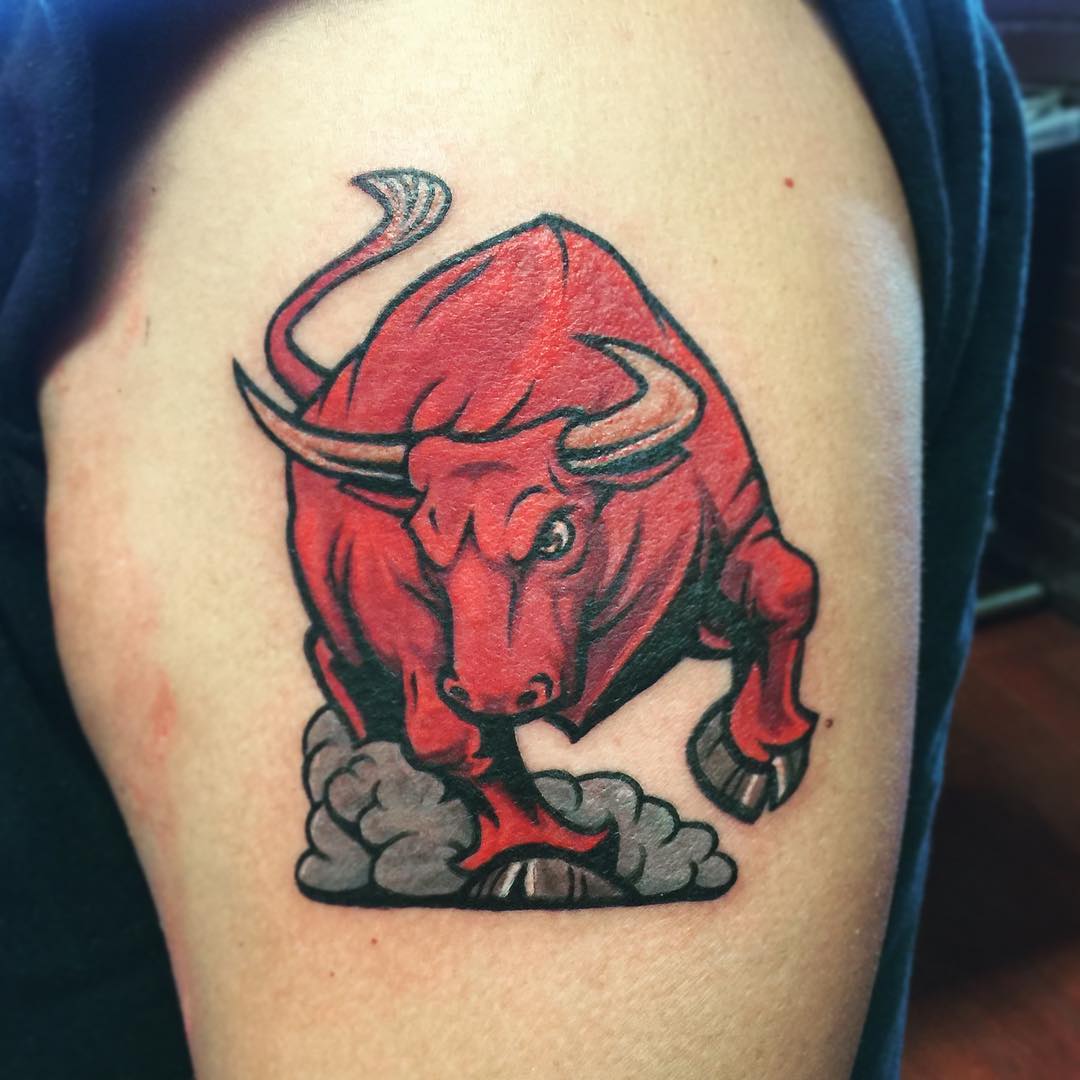 Colorido Vibrante Tatuaje de Tauro