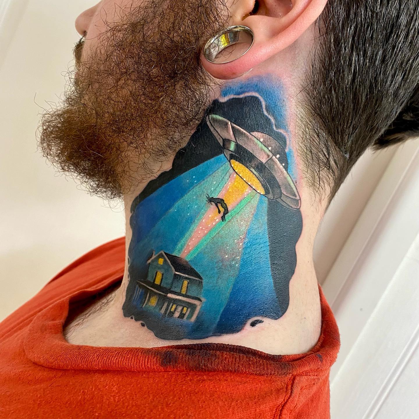 OVNI Garganta Tatuaje
