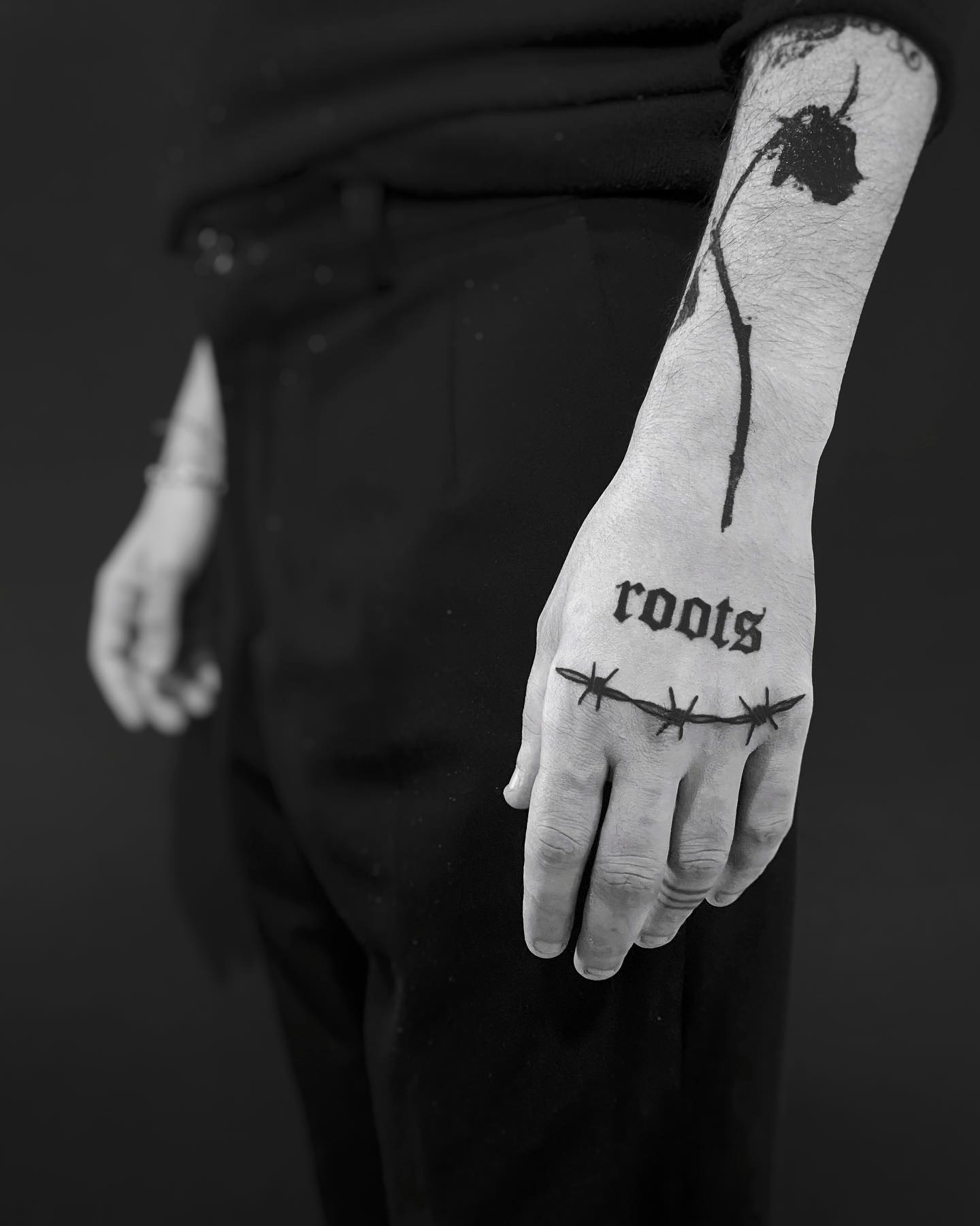 Raíces nudillos tatuaje