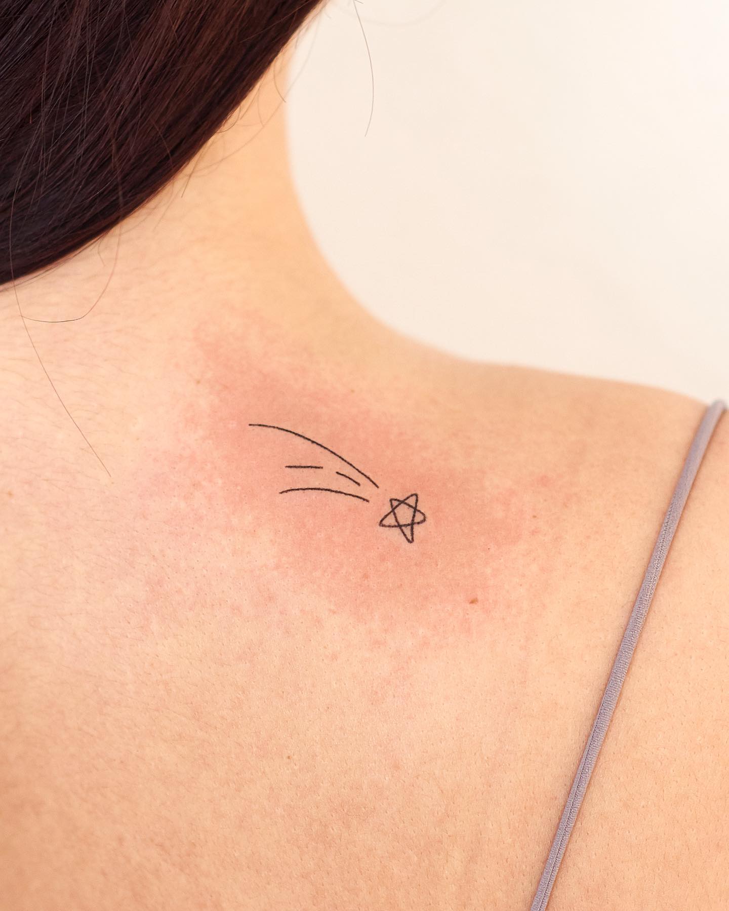 Tatuaje de Línea Estrella Fugaz