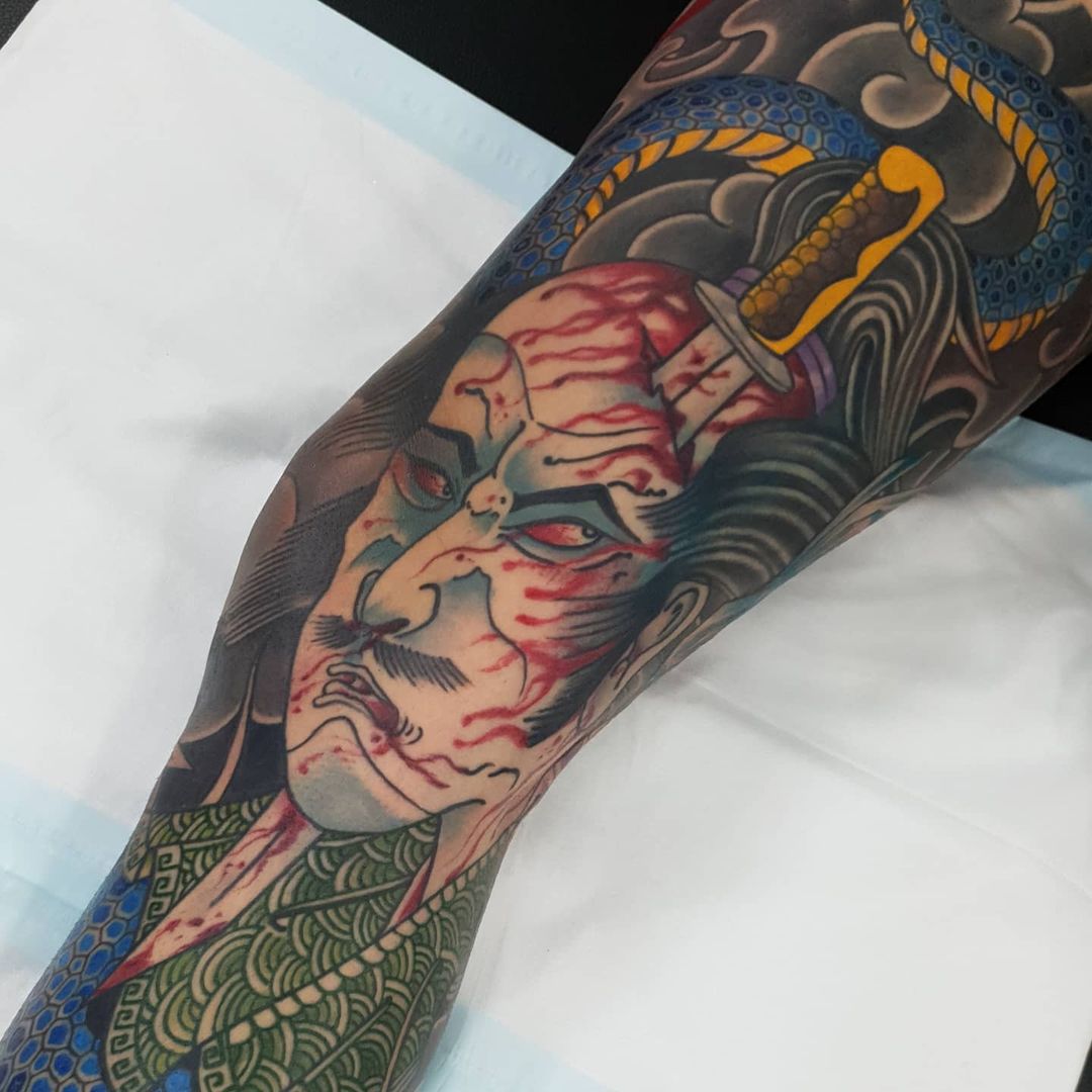 Tatuaje de Namakubi Grande y Colorido.