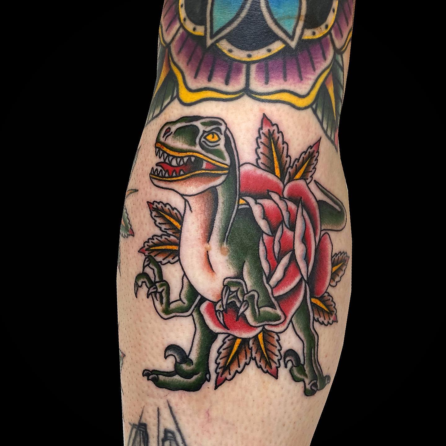 Tatuaje de pata de dinosaurio