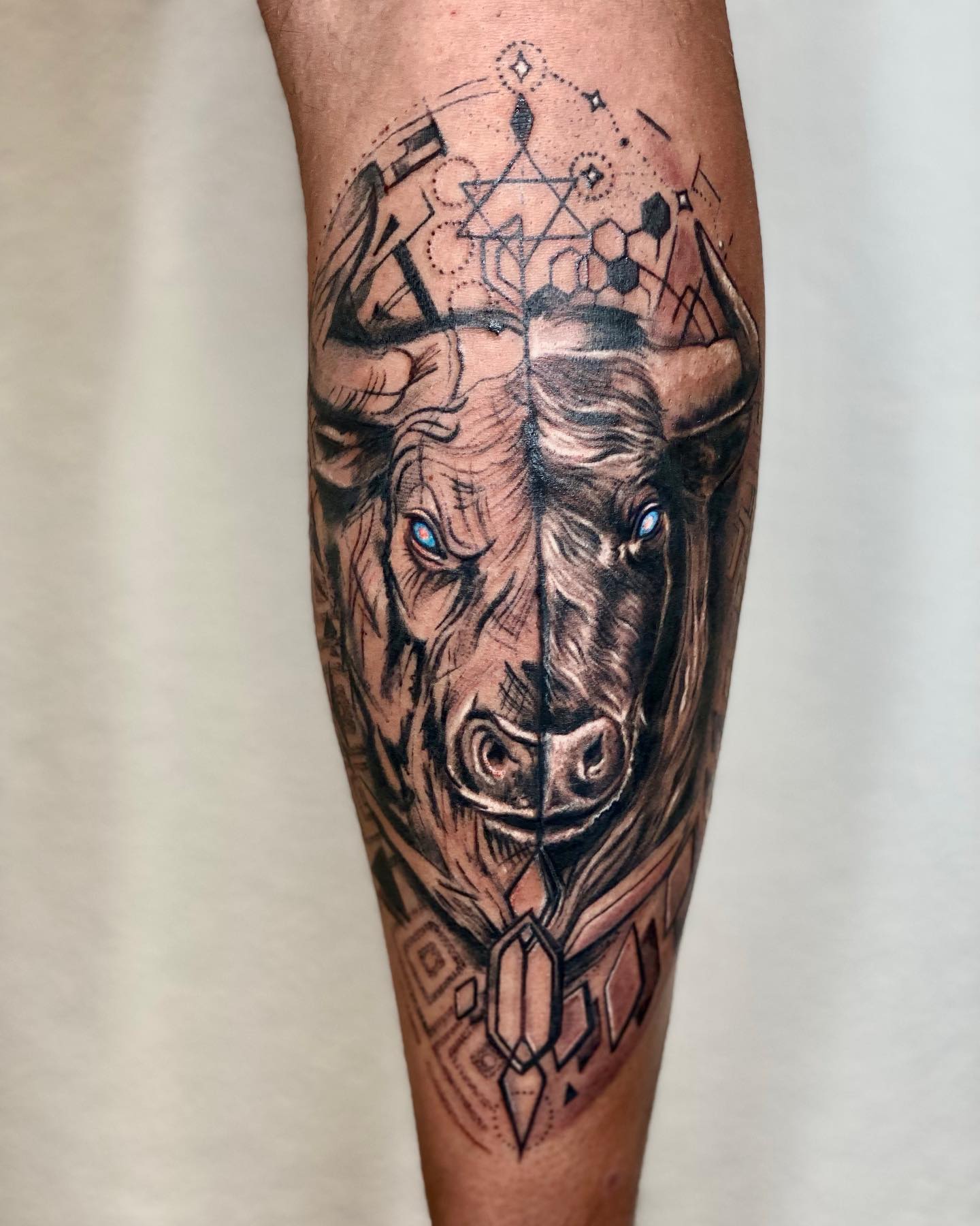 Tatuaje de Tauro en el tobillo