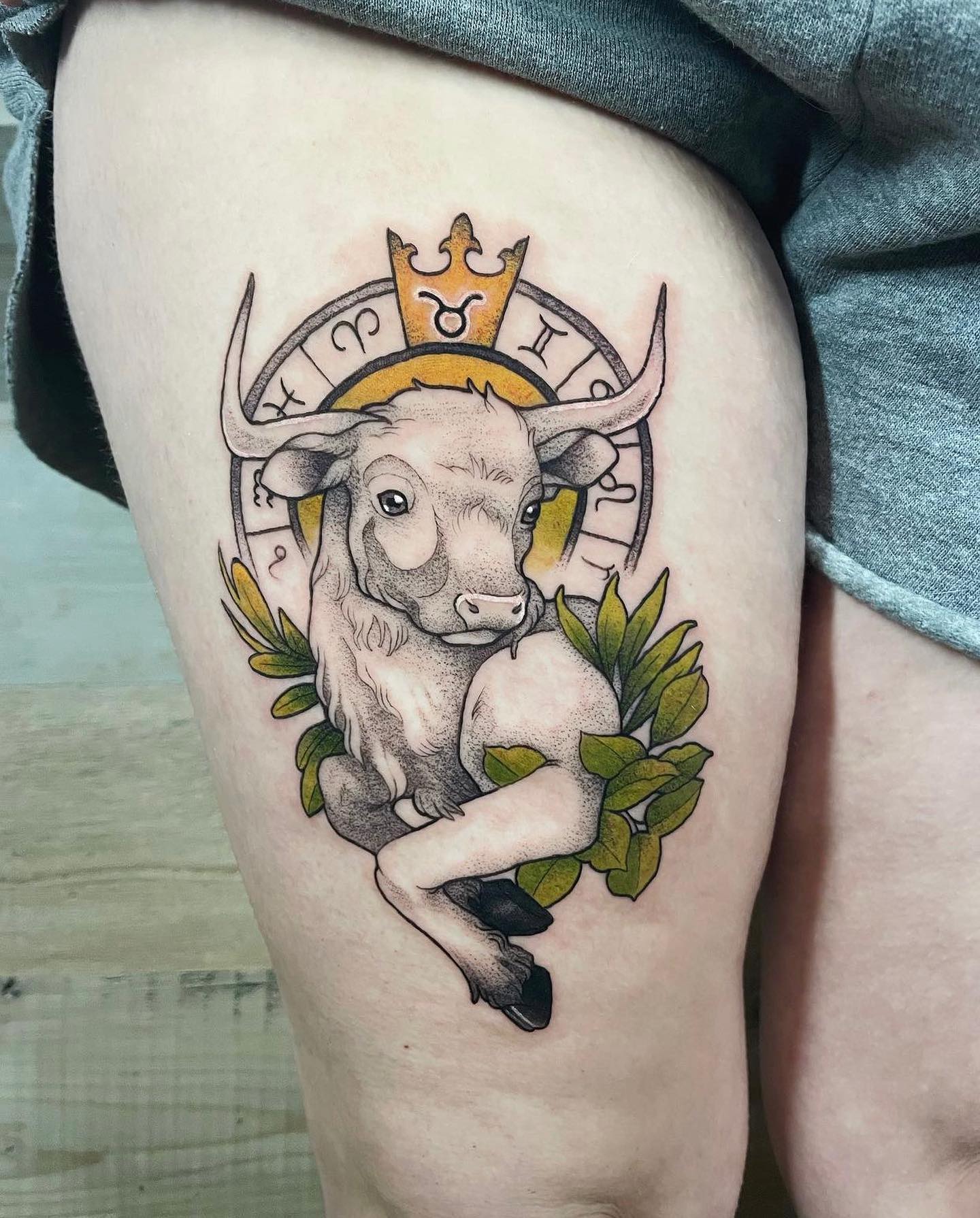 Tatuaje de Tauro en la Pantorrilla