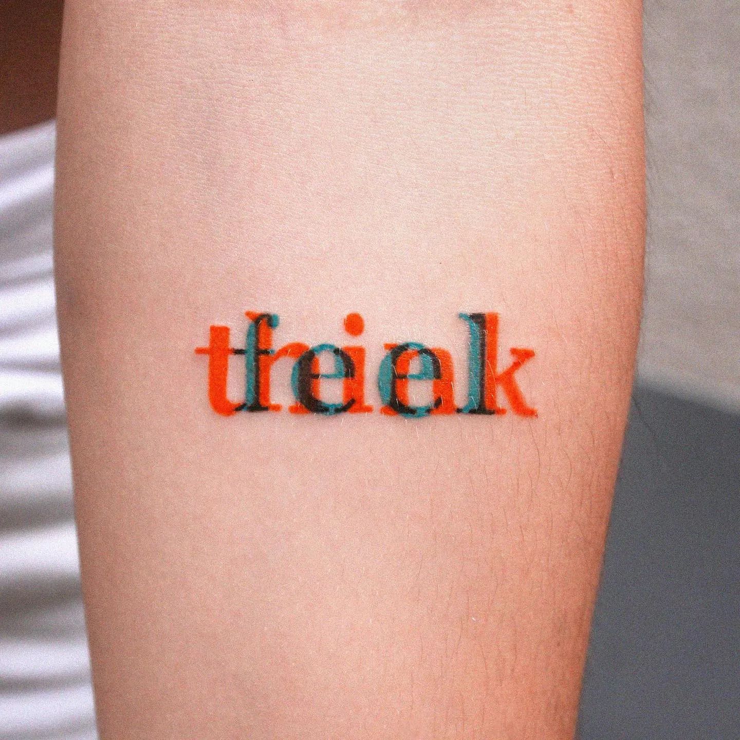 Tatuaje de una sola palabra única