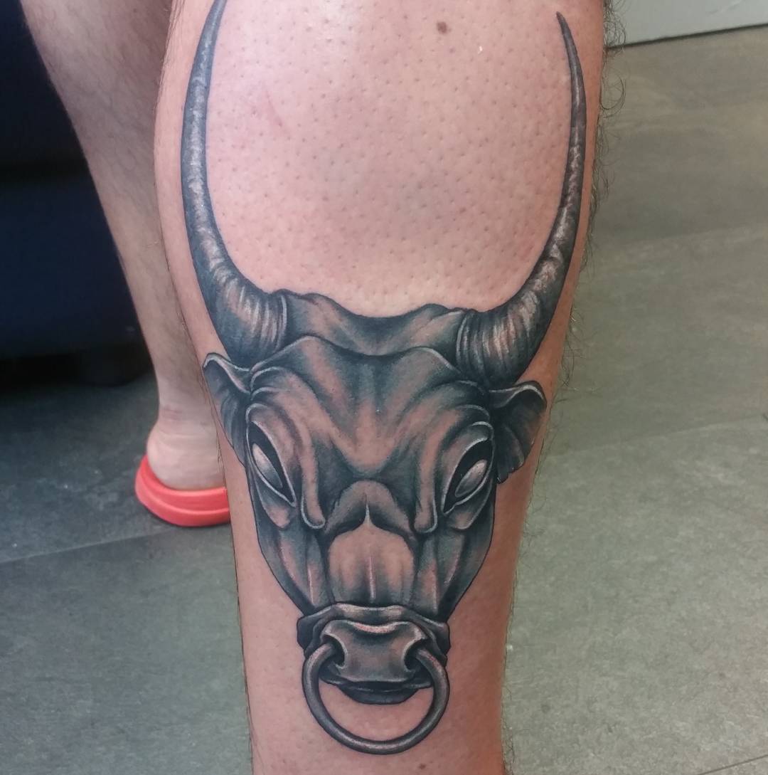 Tatuaje Floral de Tauro