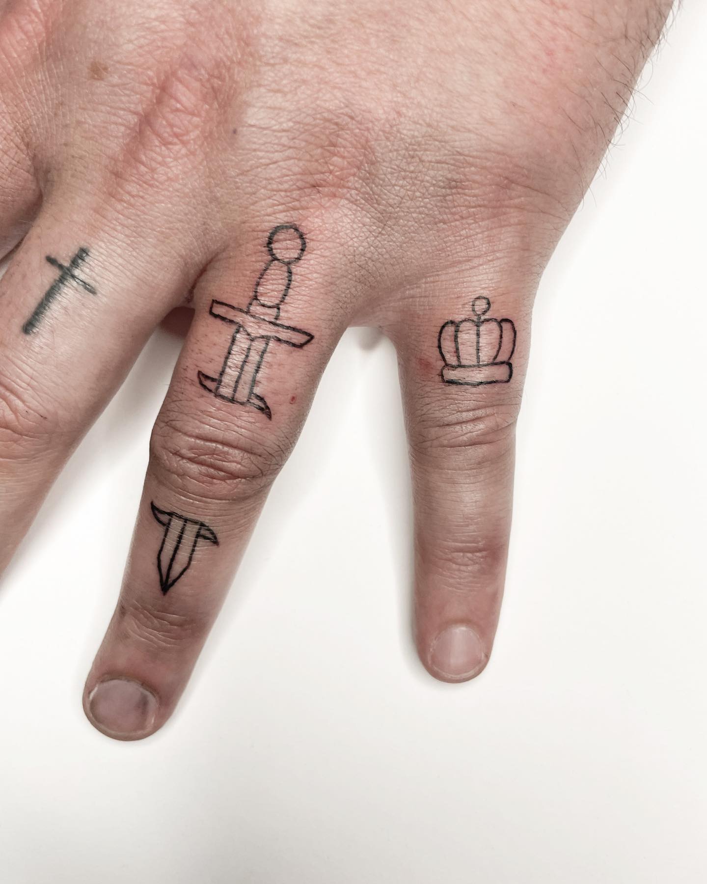 Tatuaje Pequeño de Nudillos Negros Genial