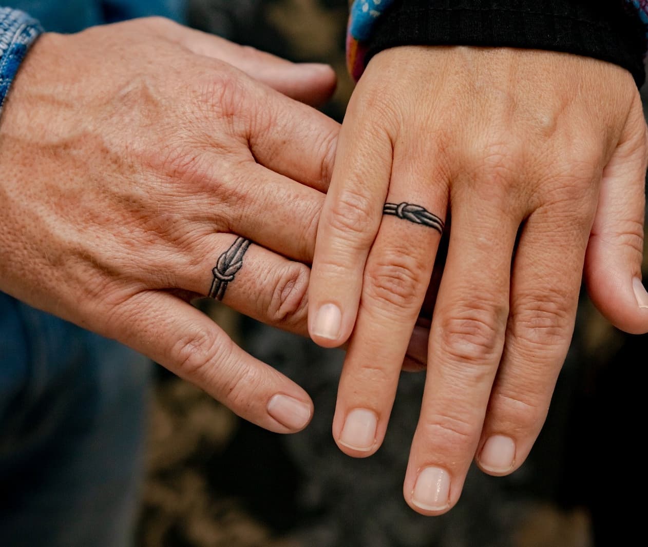 Atar el nudo Tatuaje de Anillo de Boda