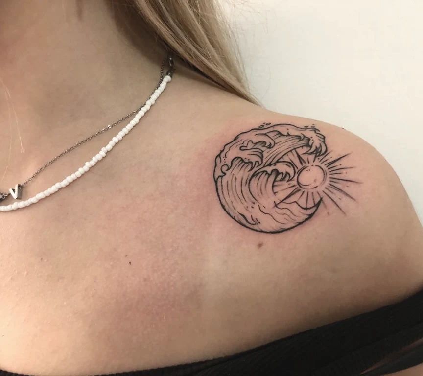 Tatuaje de Ola para Mujeres