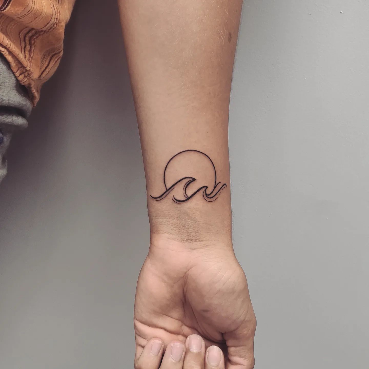 Tinta de Tatuaje de Ola de Muñeca