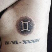Tatuaje de la palabra Géminis