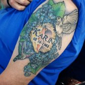 Tatuaje de Paloma con Hombro Grande