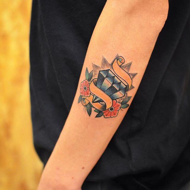 tatuaje brazo de hombre 111