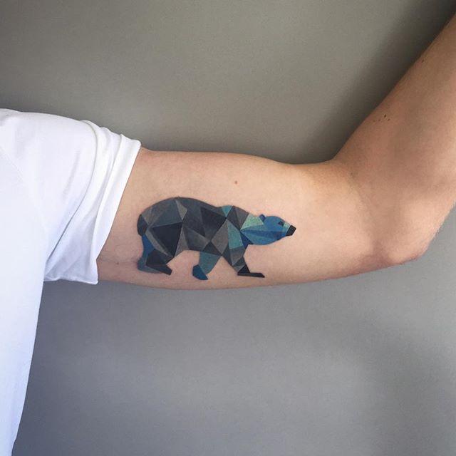 tatuaje brazo de hombre 231