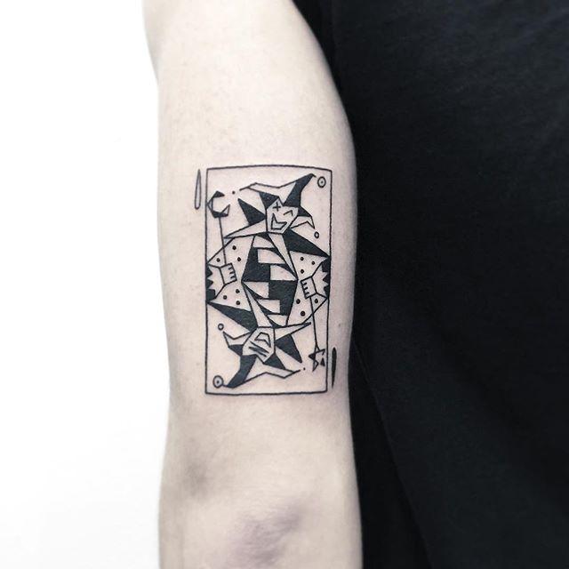 tatuaje brazo de hombre 351