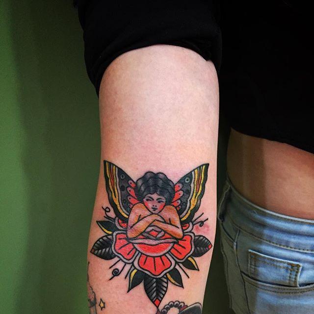 tatuaje brazo de mujer 101