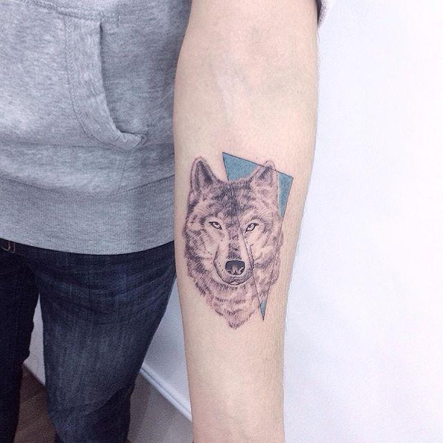 tatuaje brazo de mujer 1031