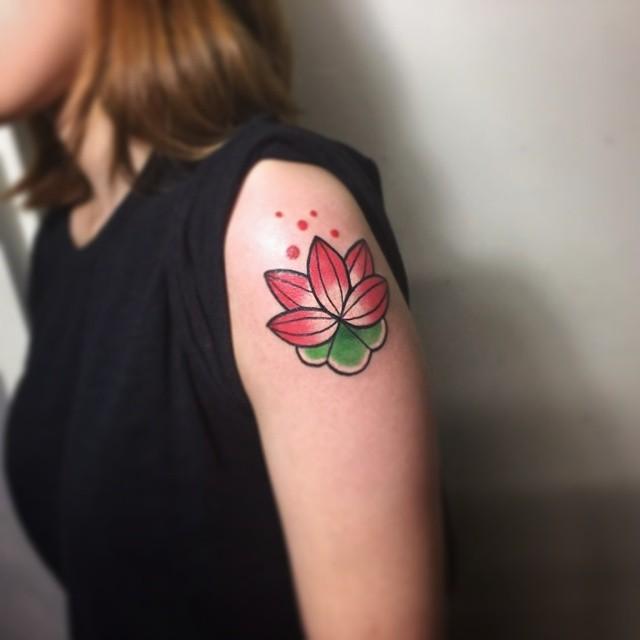 tatuaje brazo de mujer 1181