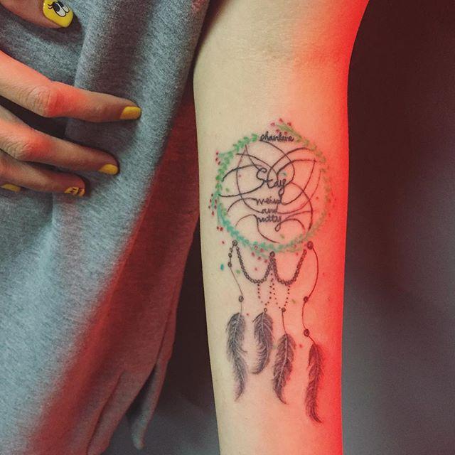 tatuaje brazo de mujer 1211
