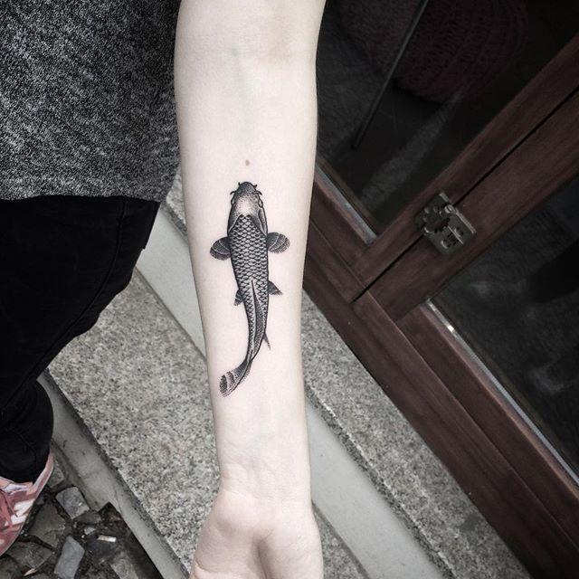 tatuaje brazo de mujer 941