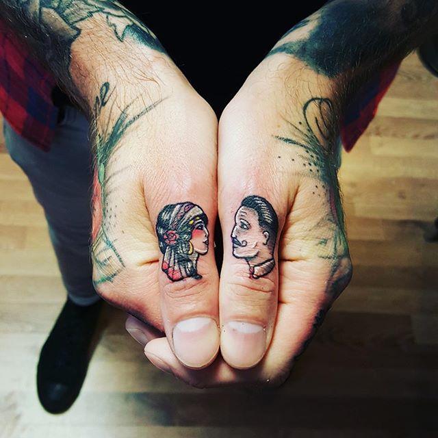 tatuaje dedos 341