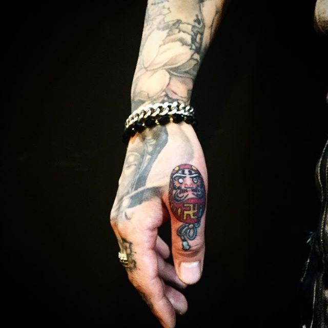 tatuaje dedos 591