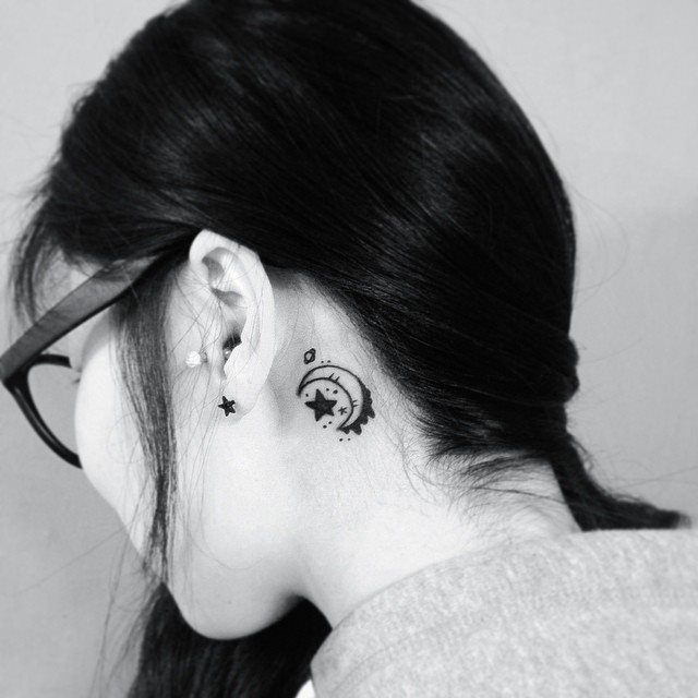 tatuaje detras de la oreja 441