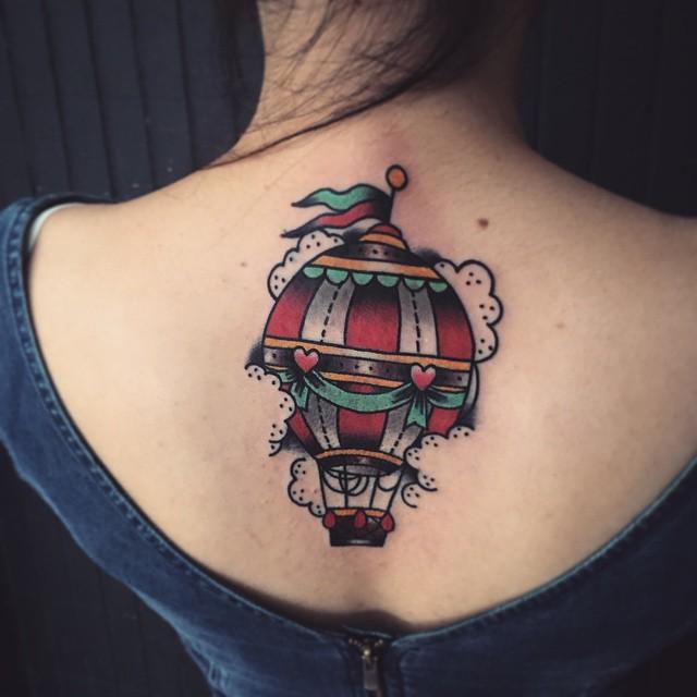 tatuaje espalda para mujer 1051