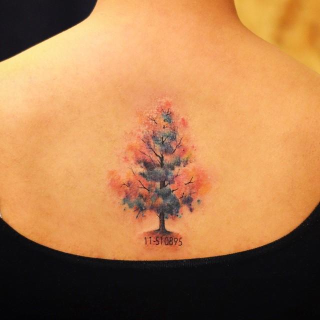 tatuaje espalda para mujer 1061