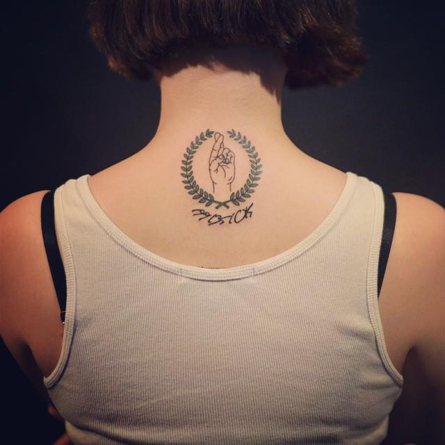 tatuaje espalda para mujer 1091