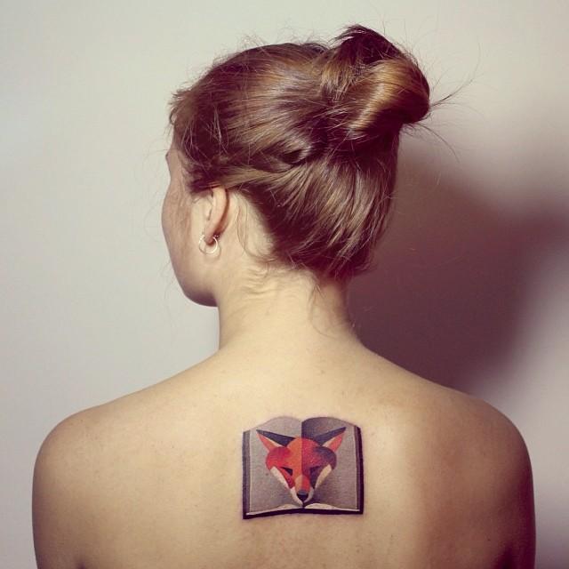 tatuaje espalda para mujer 1101