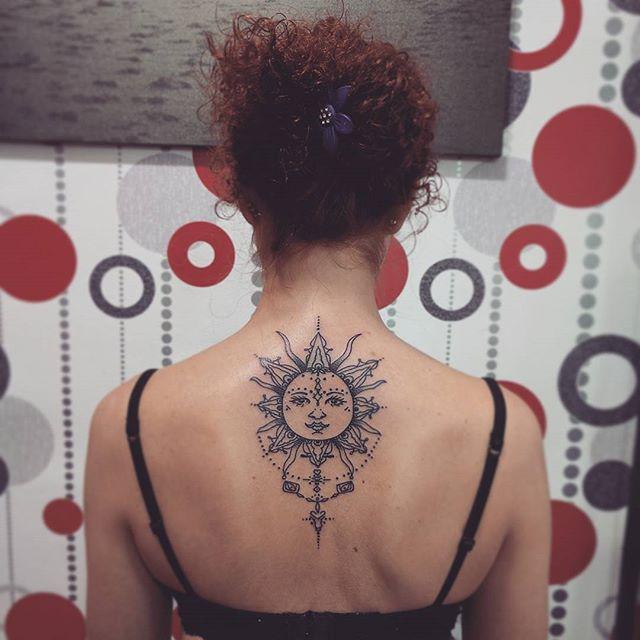 tatuaje espalda para mujer 141
