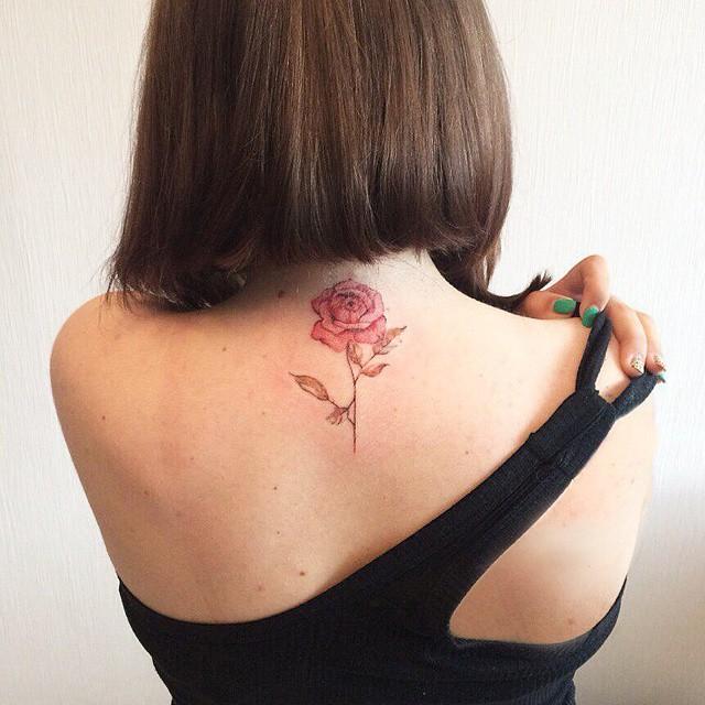 tatuaje espalda para mujer 181
