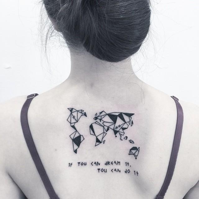 tatuaje espalda para mujer 21