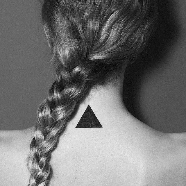 tatuaje espalda para mujer 261