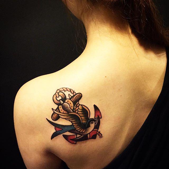 tatuaje espalda para mujer 291