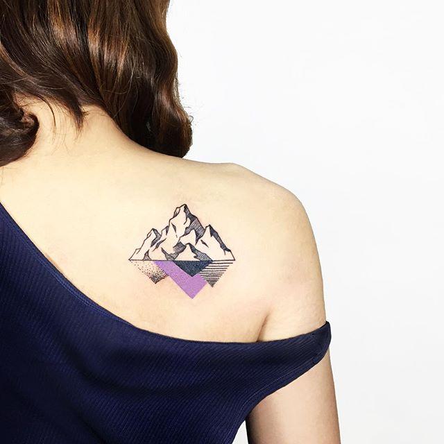 tatuaje espalda para mujer 341