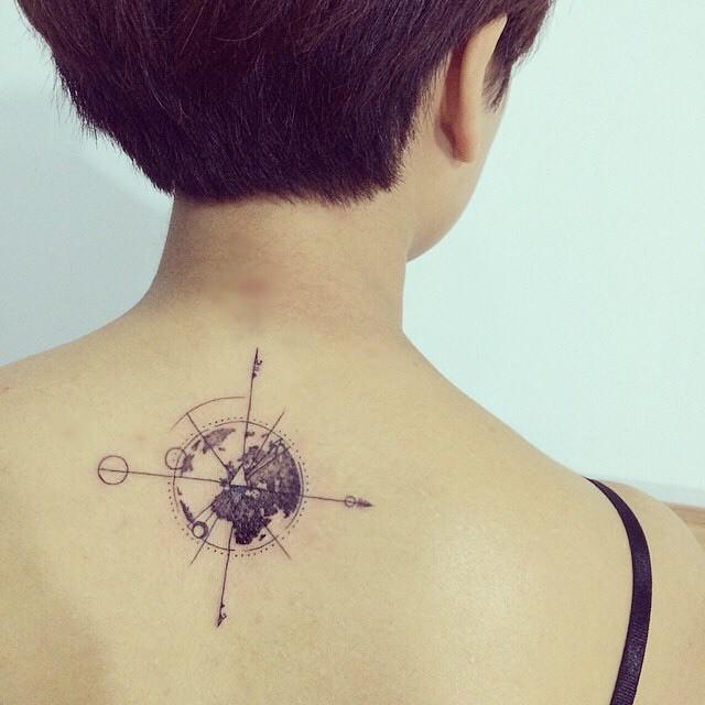 tatuaje espalda para mujer 431