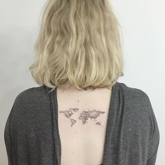tatuaje espalda para mujer 891