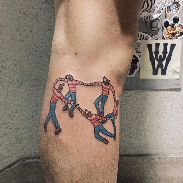 tatuaje hombre en la pierna 681