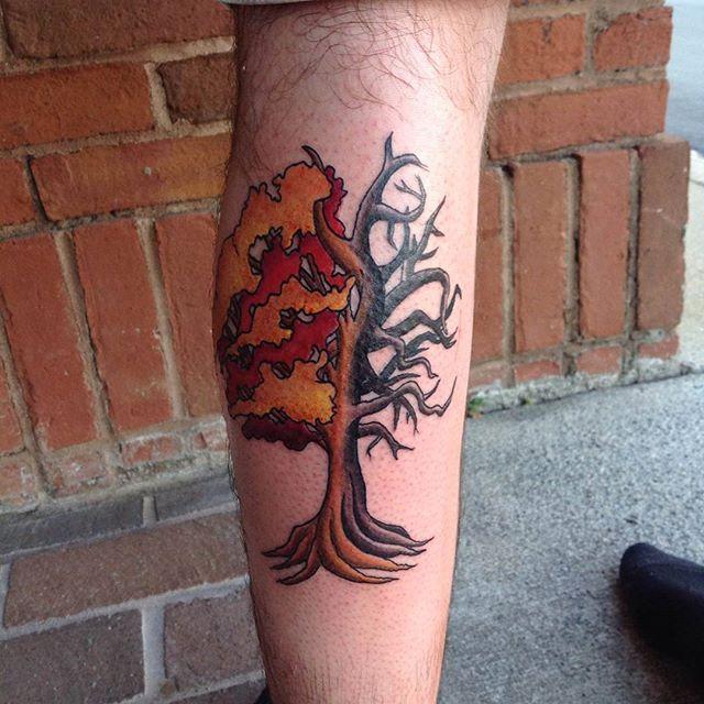 tatuaje hombre en la pierna 791