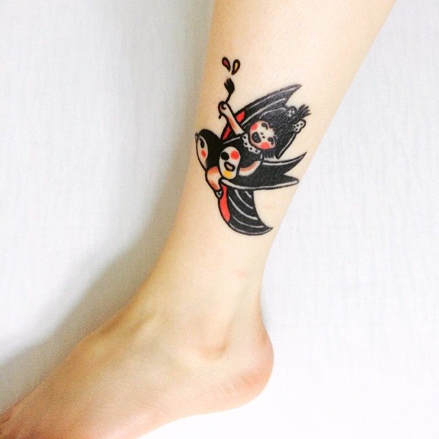 tatuaje mujer en la pierna 121