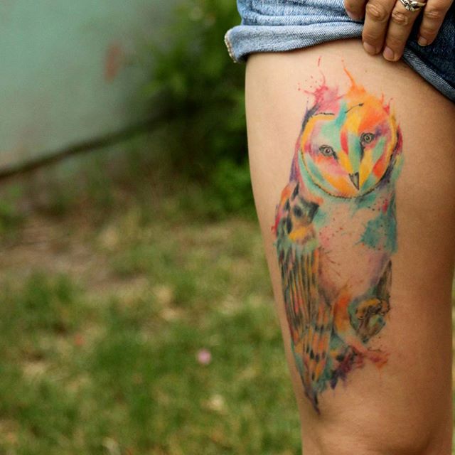 tatuaje mujer en la pierna 151